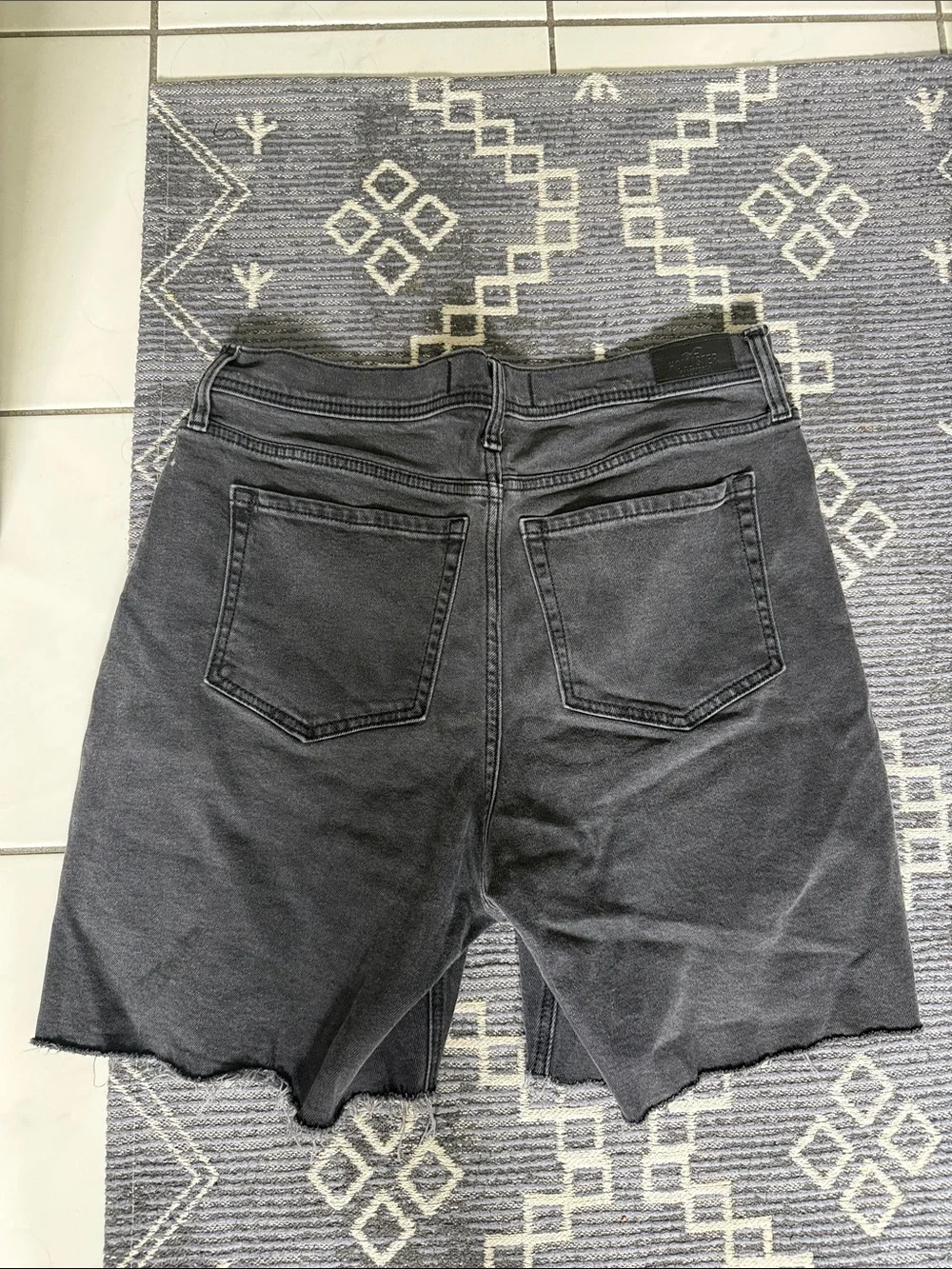 Hollister Ultra High Rise Dad Long Shorts Black Washed Denim Distressed 7”